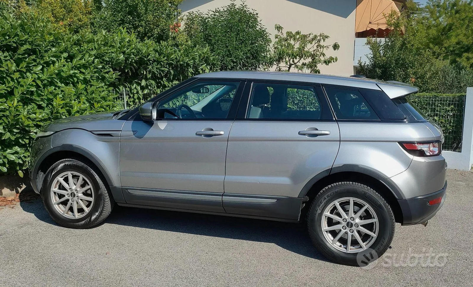 Land Rover Range Rover Evoque 2012 photo 4