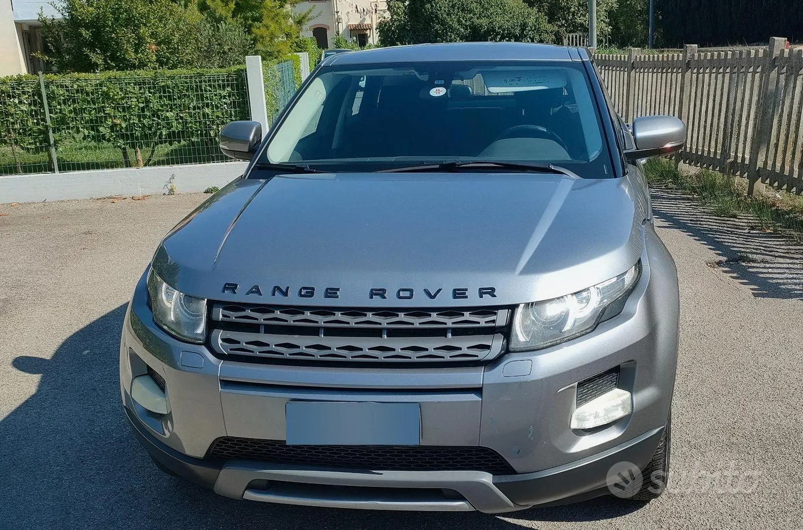 Land Rover Range Rover Evoque 2012 photo 2