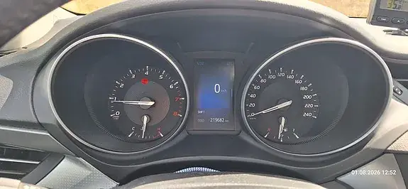 Toyota Avensis 2016 photo 5