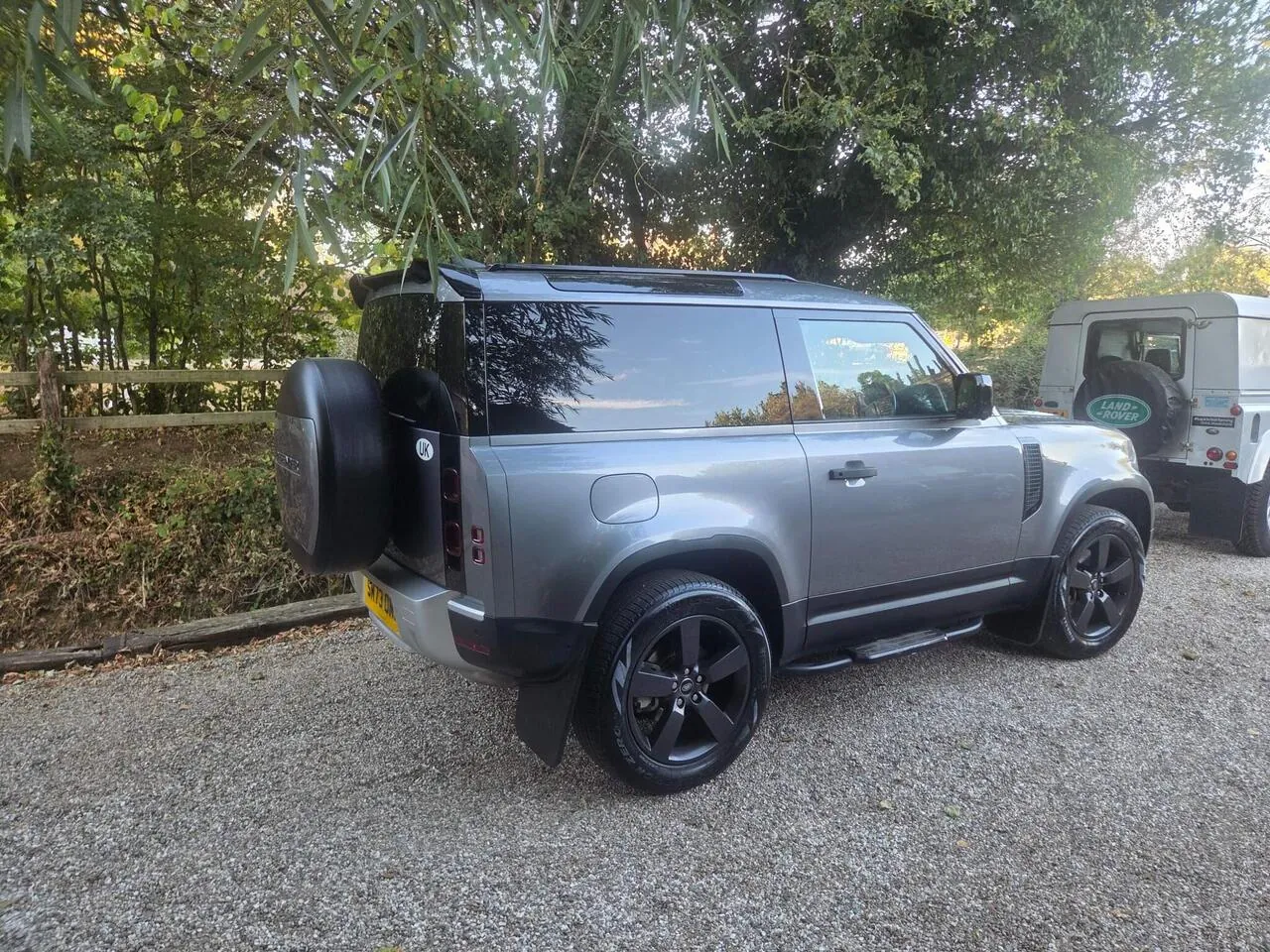 Land Rover Defender 90 2023 photo 3