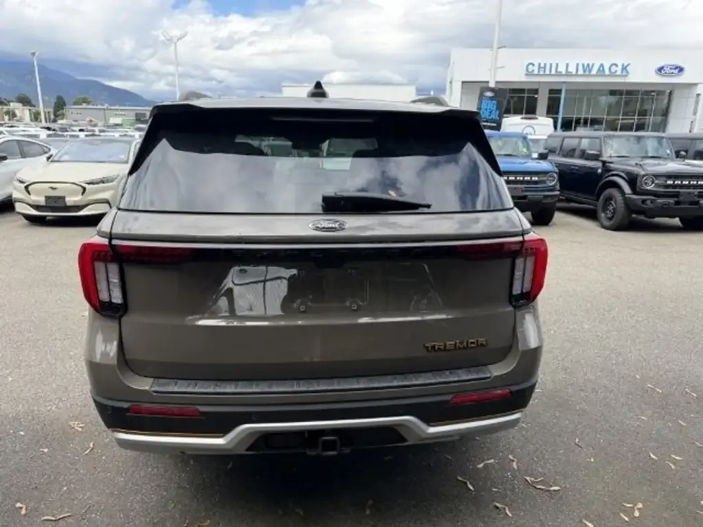 Ford Explorer 2026 photo 4