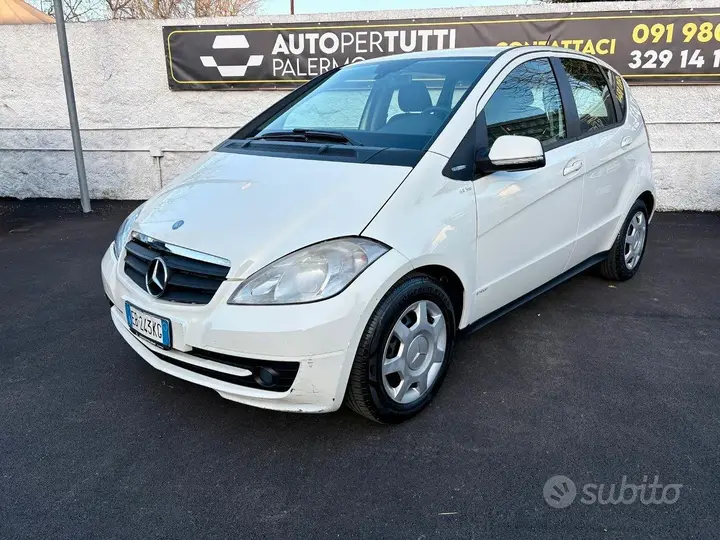 Mercedes-Benz A 2010 photo 3