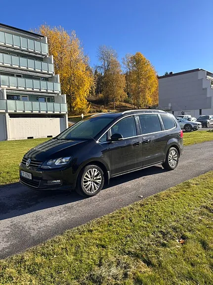 Volkswagen Sharan 2012 photo 2