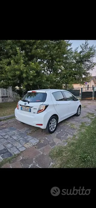 Toyota Yaris 2014 photo 3