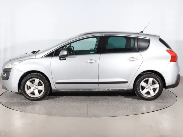 Peugeot 3008 2011 photo 2