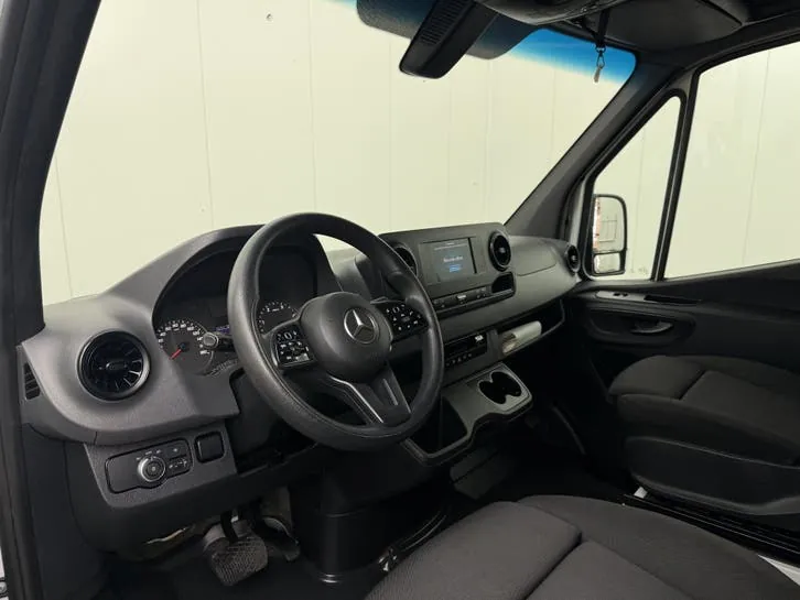 Mercedes-Benz Sprinter 2023 photo 3