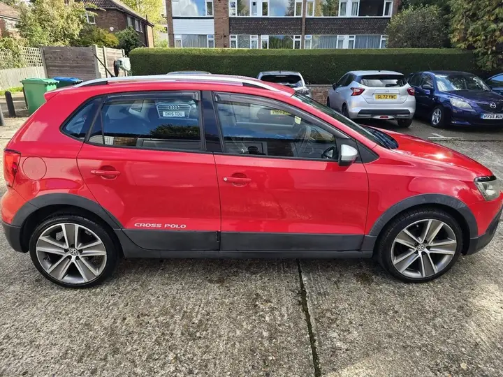 Volkswagen Polo 2011 photo 5