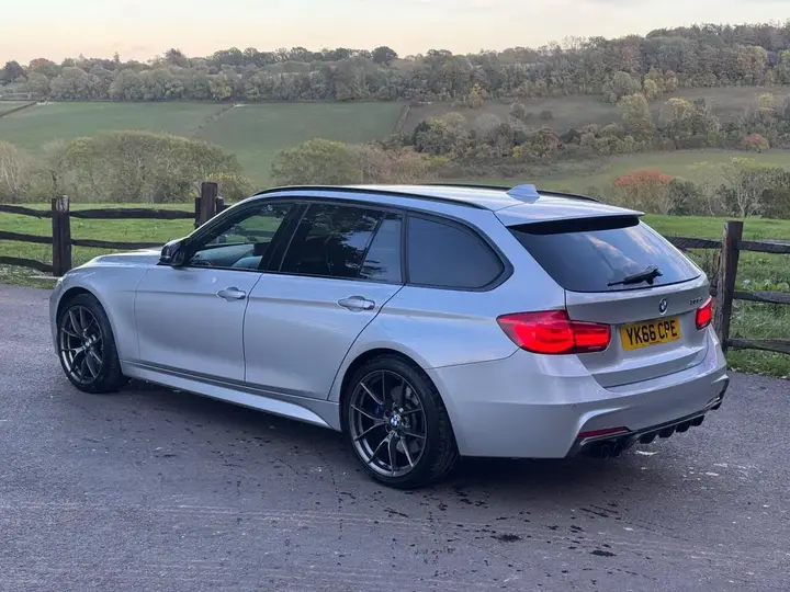 BMW 3 Series 2016 photo 3