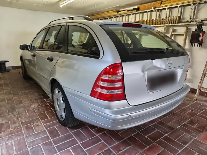 Mercedes-Benz C180