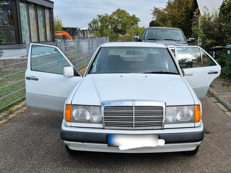 Mercedes-Benz W124
