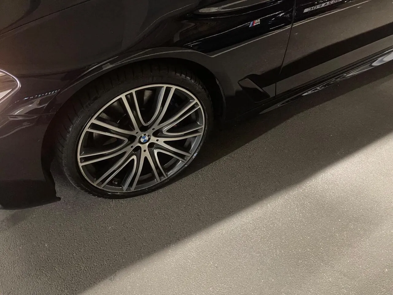 BMW 5 Series 2018 photo 2