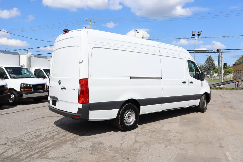 Mercedes-Benz Sprinter 2025 photo 5