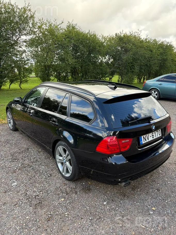 BMW 320 2010 photo 5