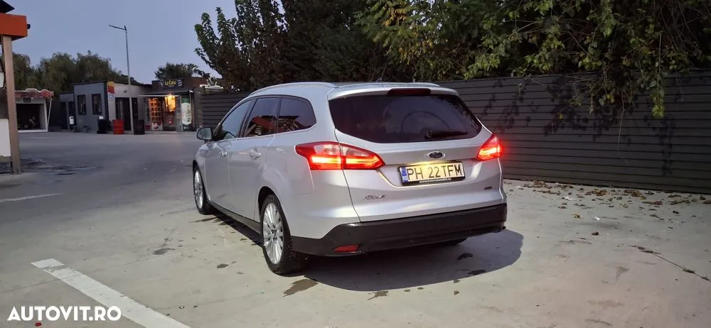 Ford Focus 2013 photo 2