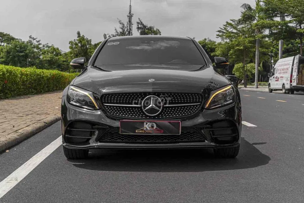 Mercedes-Benz C-Class 2019 photo 2