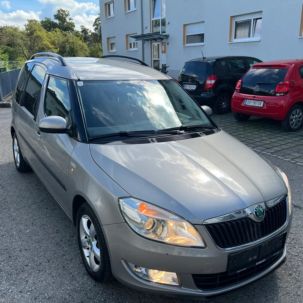 Skoda Roomster 2012 photo 2