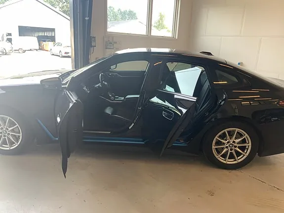 BMW I4 2022 photo 2