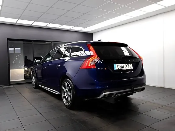 Volvo V60 2015 photo 2