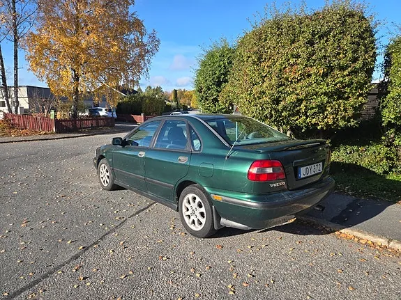 Volvo S40 1999 photo 2