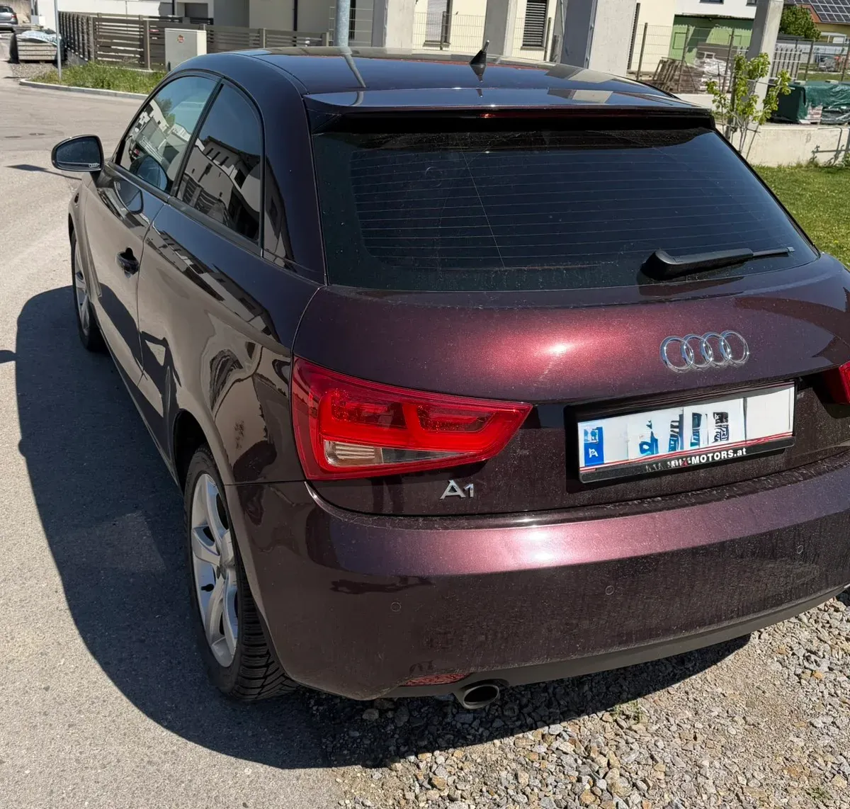 Audi A1 2011 photo 2