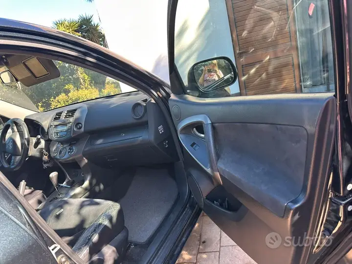 Toyota Rav4 2011 photo 4