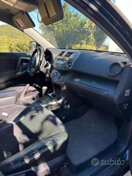 Toyota Rav4 2011 photo 3