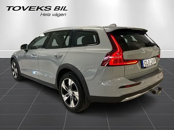 Volvo V60 Cross Country 2024 photo 3