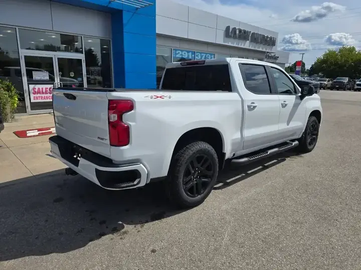 Chevrolet Silverado 1500 2026 photo 3