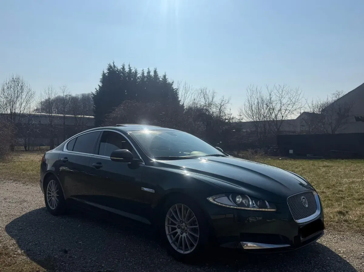 Jaguar Xf 2012 photo 2