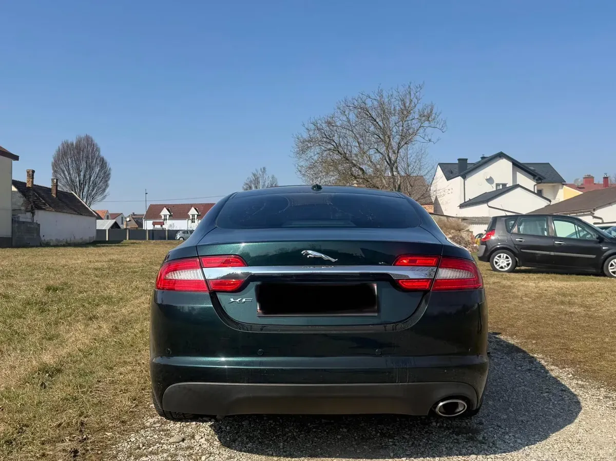 Jaguar Xf 2012 photo 3