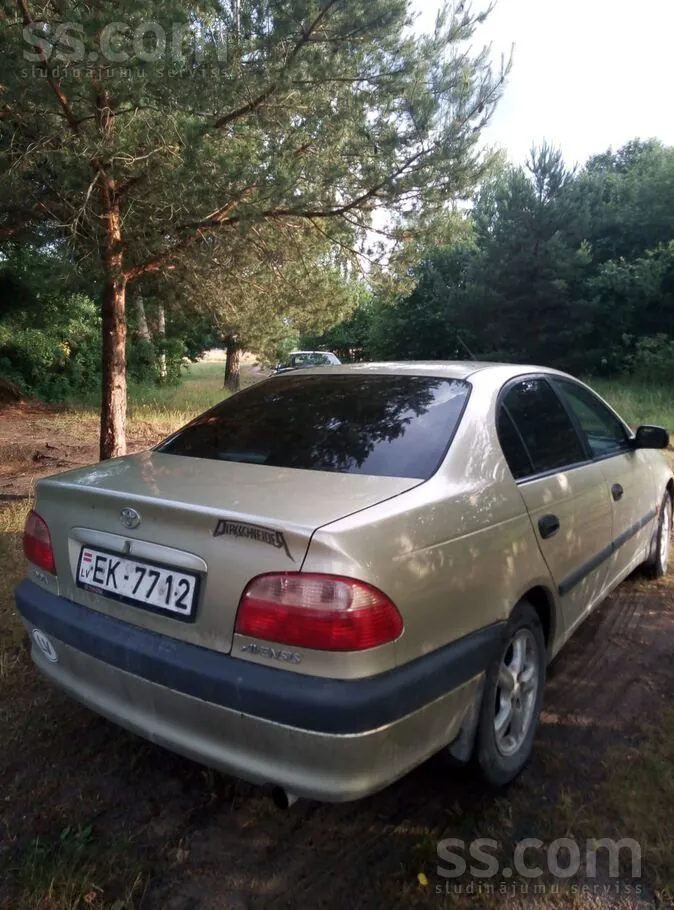 Toyota Avensis 2003 photo 3