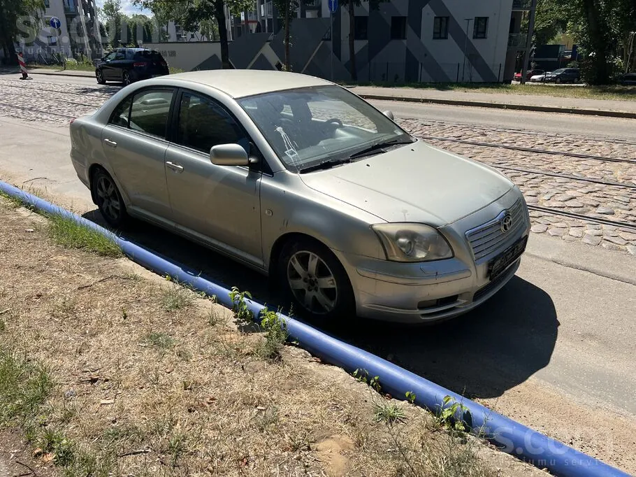 Toyota Avensis 2003 photo 5