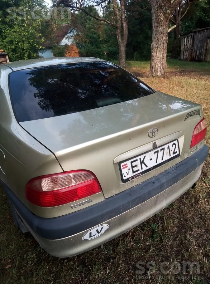 Toyota Avensis 2003 photo 2