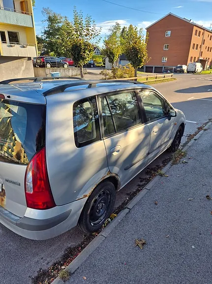 Mazda Premacy 2000 photo 4