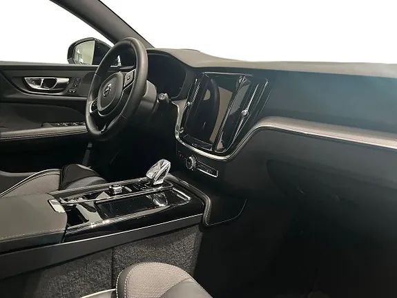 Volvo V60 2025 photo 4