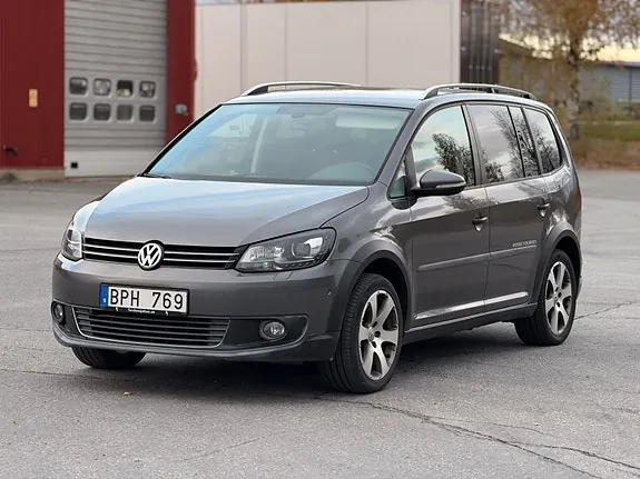 Volkswagen Touran Cross 2012 photo 2
