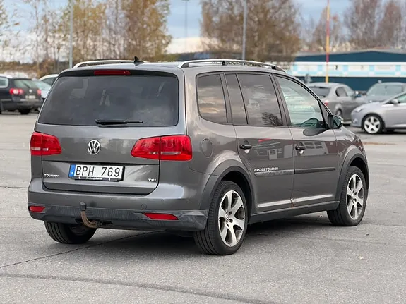Volkswagen Touran Cross 2012 photo 5