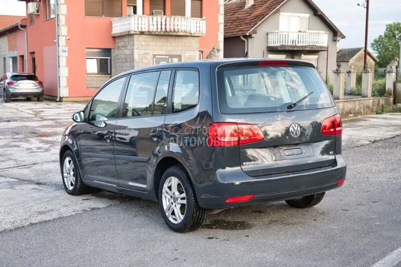 Volkswagen Touran 2014 photo 5