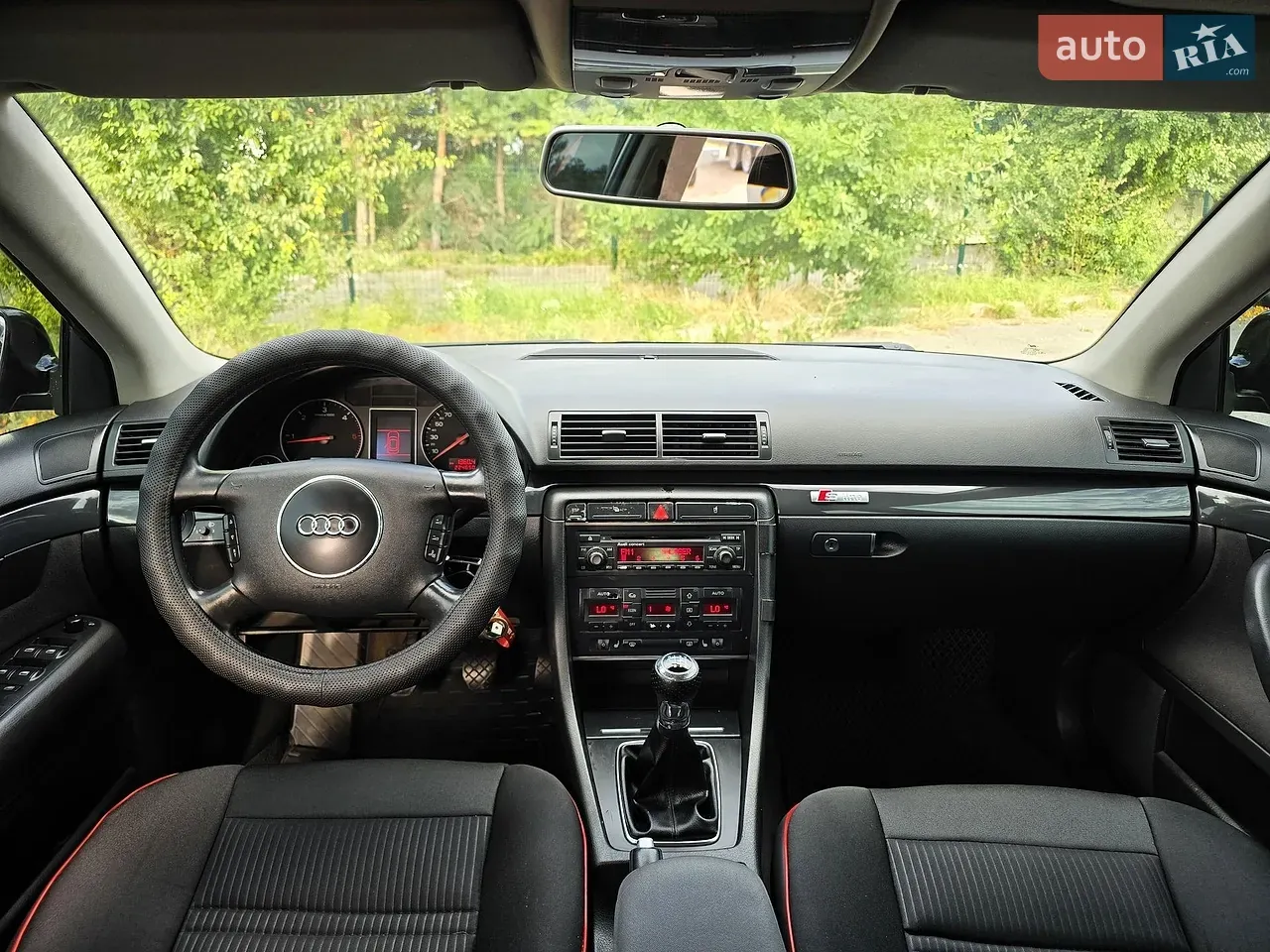 Audi A4 2004 photo 2
