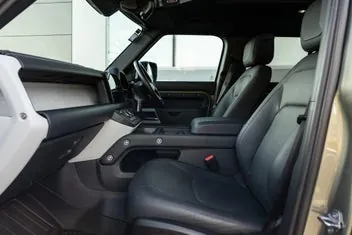 Land Rover Defender 2023 photo 4