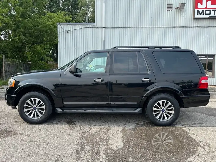 Ford Expedition 2017 photo 2