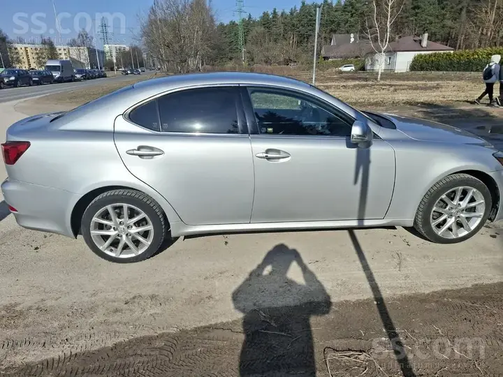 Lexus Is 2011 photo 4