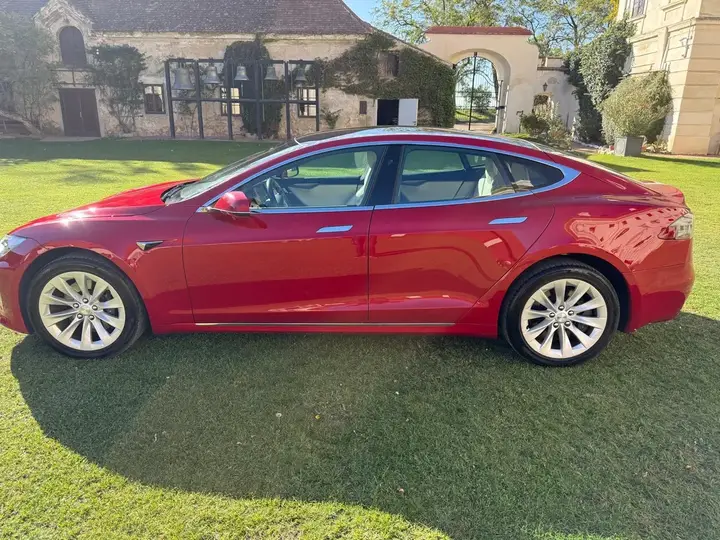 Tesla Model S 2020 photo 3
