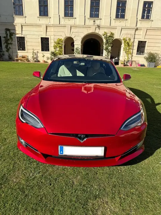 Tesla Model S 2020 photo 2