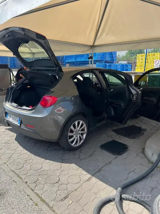 Alfa Romeo Giulietta 2012 photo 5