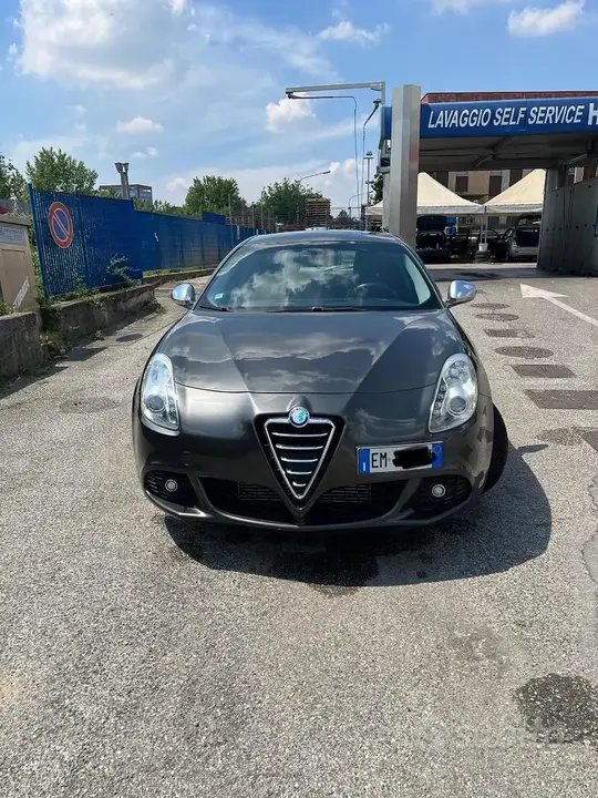 Alfa Romeo Giulietta 2012 photo 3