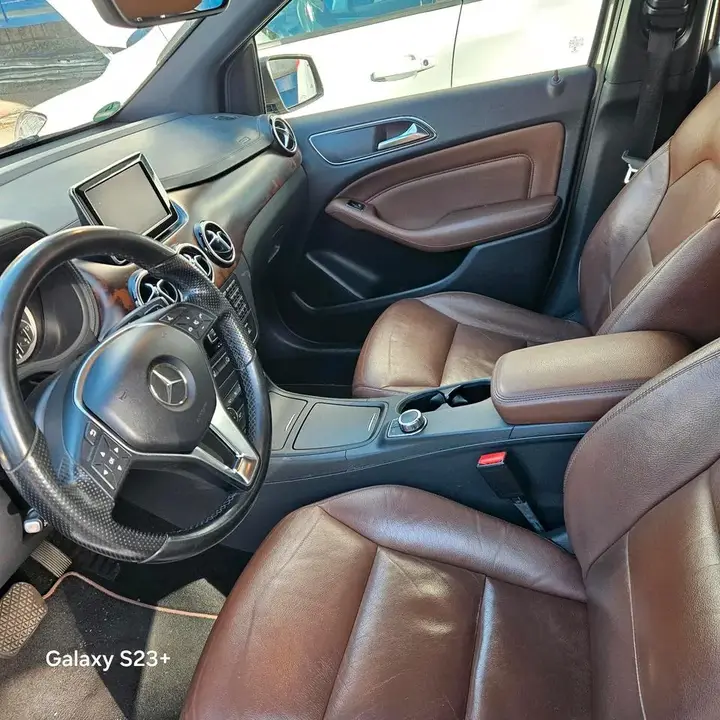 Mercedes-Benz B200