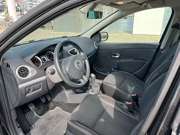 Renault Clio 2012 photo 3