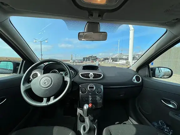 Renault Clio 2012 photo 4