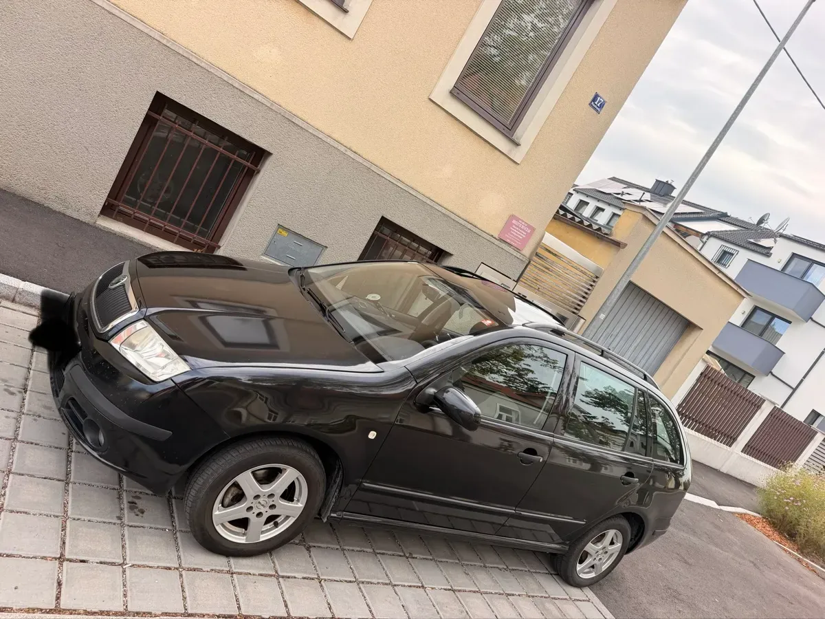 Skoda Fabia 2006 photo 3